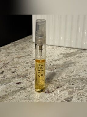 LE MONDE GOURMAND Citron Glacé Travel Fragrance Spray